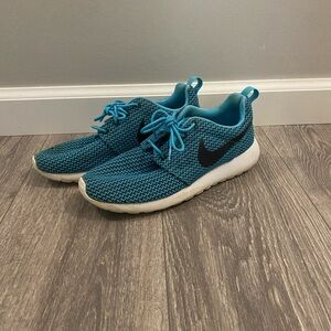 Women’s Nike Roshes